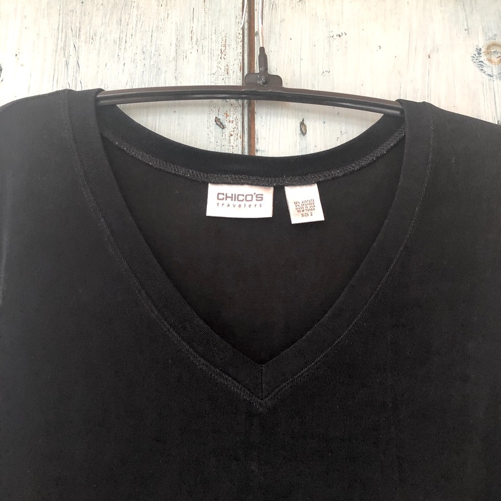 Chico’s V-neck versatile year-round top by Chico’s Travelers so it’s NO wrinkle - Picture 3 of 7